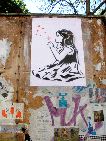 Street-Art: Pusteherzen-Mädchen an meiner Streetart-Pinboard (Detail)