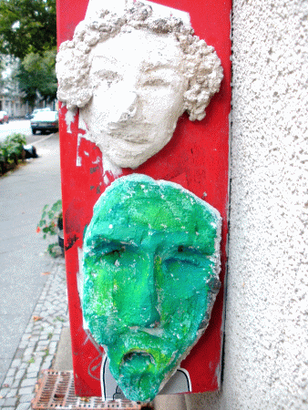 Street-Art: Gesichtsmasken 1