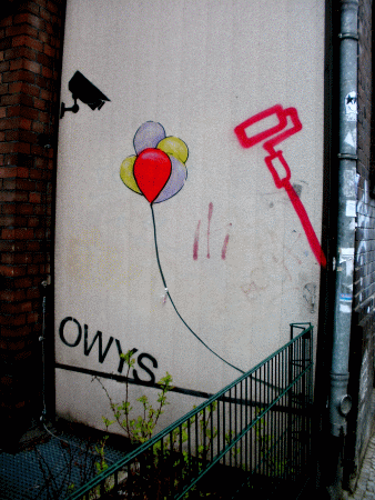 Street-Art: OWYS mit Ballonkind - wird übermalt