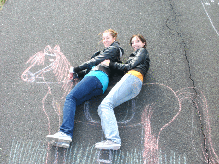 Streetart mit Nathalie und Sabrina